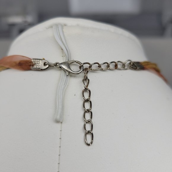 Mixed Media Necklace /Goldtone Curly Q Wiring Around Trianble Glass Piece 18" - Picture 8 of 8